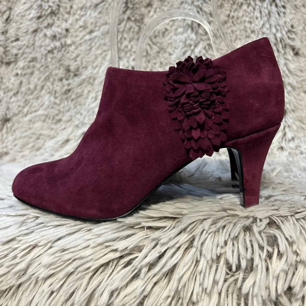 Alex Marie Womens Shoes Booties Heels 6.5 M Wine Suede Flower Petals Side Zipper